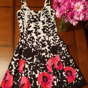 Casual black & white dress